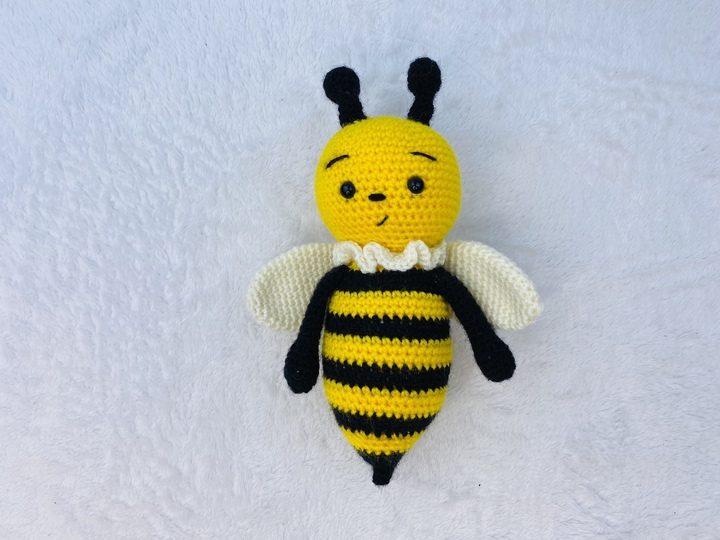 Crochet Bee Cocoon Pattern, Amigurumi  Bee , Crochet Bee Baby