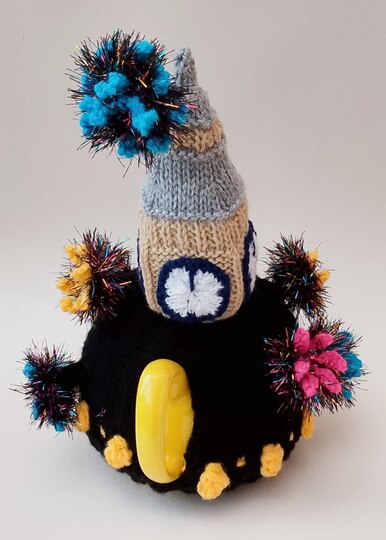 TeaCosyFolk's Happy New Year Tea Cosy Knitting Pattern