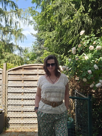 Häkelanleitung „Sun Set“ Sommershirt – lässig & luftig ​mit V-Ausschnitt