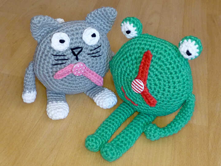 Häkelanleitung Wecker Katze & Frosch mit beweglichen Zeigern