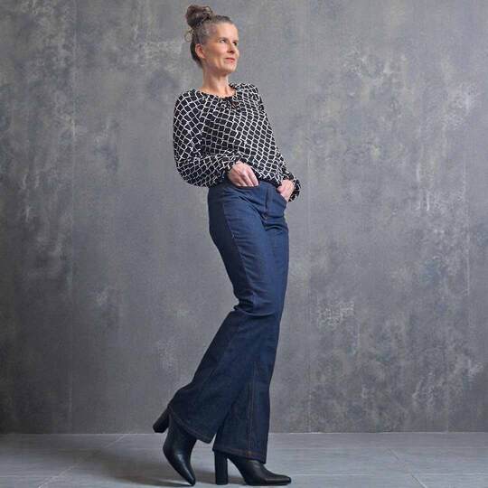 Schnittmuster Mid Waist Bootcut Jeans "Der blaue Pfad" Damen Gr. 64 - 124