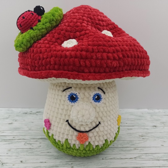 Fly Agaric Mushroom Amigurumi - crochet pattern