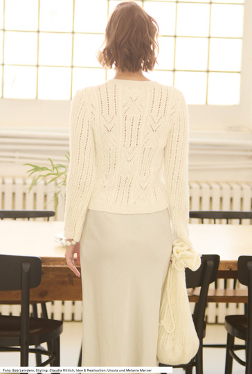 Mustermixpullover mit Beuteltasche