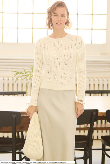 Mustermixpullover mit Beuteltasche