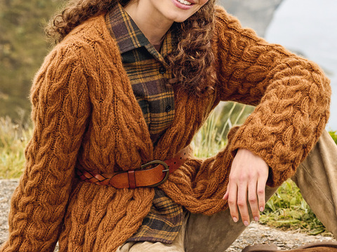 Verschlusslose Zopfmusterjacke