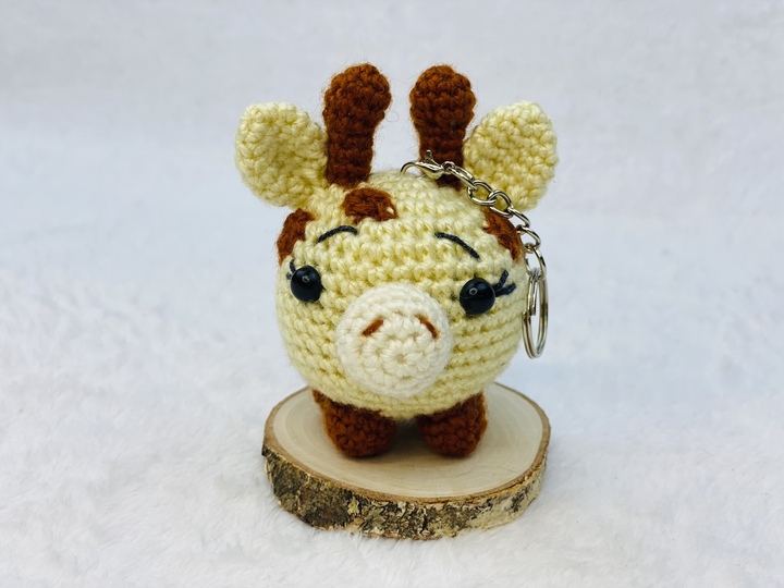 Häkelanleitung Kleine Giraffe, Taschenbaumler, Schlüsselanhänger