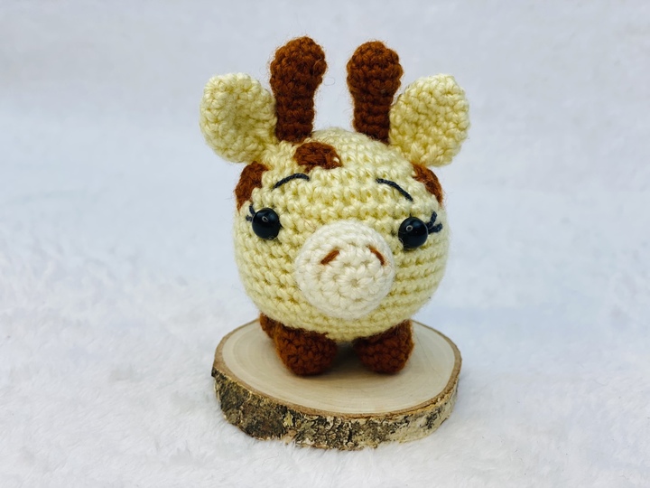 Häkelanleitung Kleine Giraffe, Taschenbaumler, Schlüsselanhänger