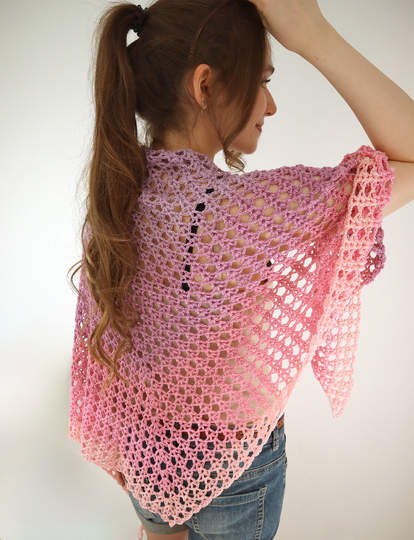 Crochet Pattern "Mayla 2.0" – Symmetrical Triangle Shawl