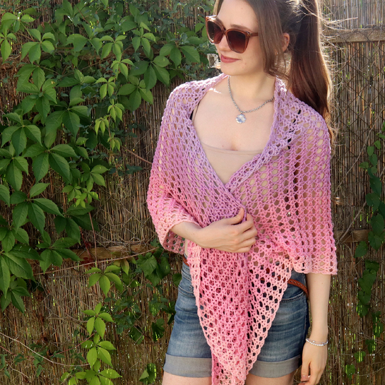 Crochet Pattern "Mayla 2.0" – Symmetrical Triangle Shawl