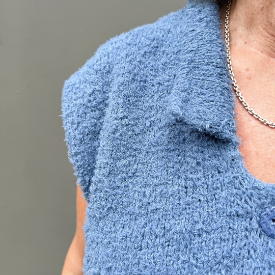 Strickanleitung Sommerpullover Mila mit V-Ausschnitt und Kragen