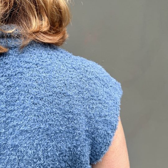 Strickanleitung Sommerpullover Mila mit V-Ausschnitt und Kragen