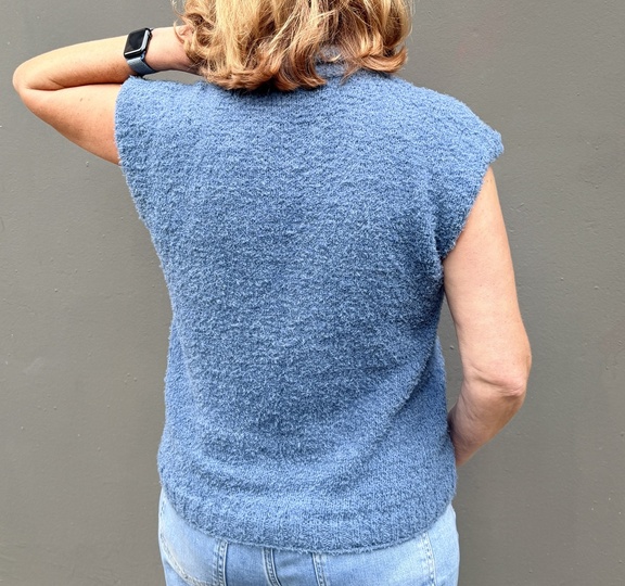 Strickanleitung Sommerpullover Mila mit V-Ausschnitt und Kragen