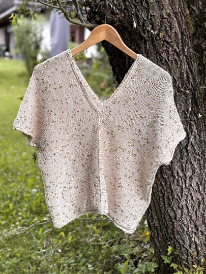 Gestricktes Sommershirt LA CROISETTE | nahtlos | besondere Konstruktion