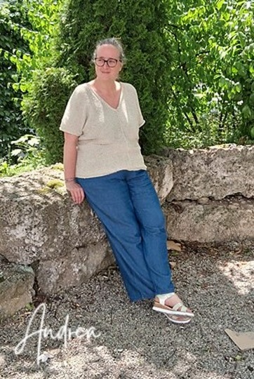 Gestricktes Sommershirt LA CROISETTE | nahtlos | besondere Konstruktion