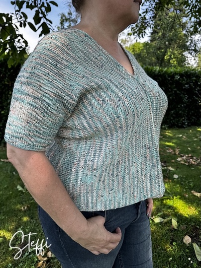 Gestricktes Sommershirt LA CROISETTE | nahtlos | besondere Konstruktion