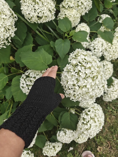 Fingerfrei - Anleitung für gestrickte fingerlose Stulpen mit Daumen