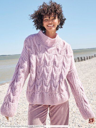 Oversizepulli mit Zopfstrukuren