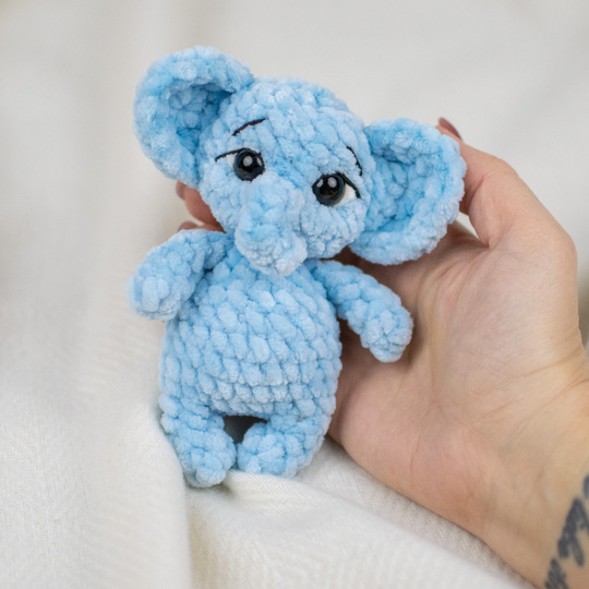 Häkelanleitung Elefant aus Chenillegarn – Amigurumi PDF
