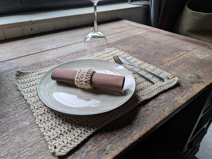 kostenlose Häkelanleitung: Einfache Serviettenringe im Boho-Look