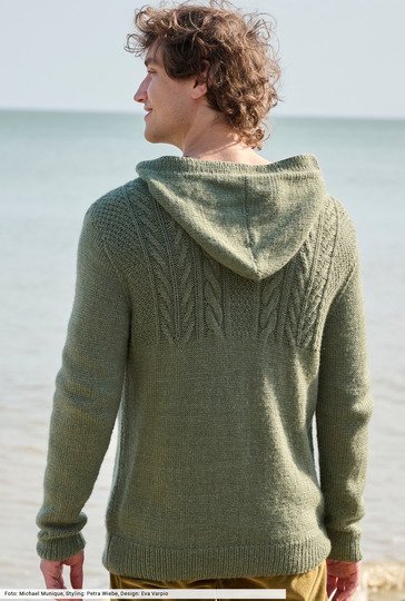 Herrenpulli mit Kapuze