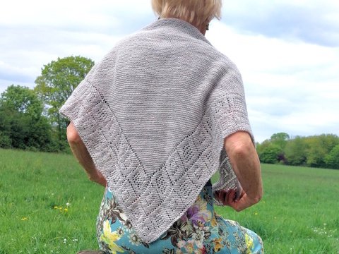 Dreieckstuch "Esperanza" mit Lacemuster stricken