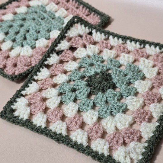 Granny's Glade Blanket Crochet Pattern (English)