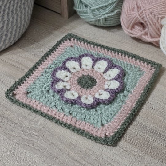 Granny's Glade Blanket Crochet Pattern (English)