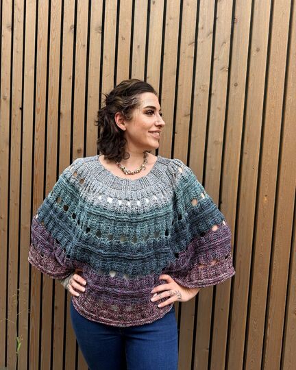Häkelanleitung PONCHO "Dunkle Blüte"