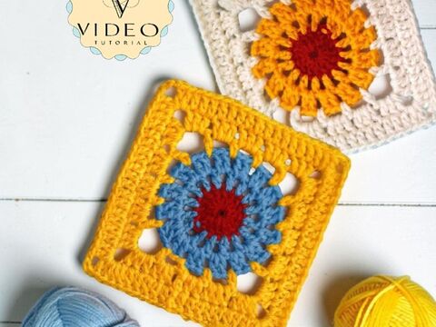 Bright Granny Square Crochet Pattern with Wildflower Motif