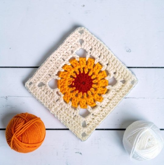 Bright Granny Square Crochet Pattern with Wildflower Motif