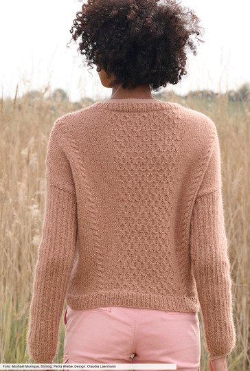 Pulli mit Waben- und Zopfstrukturen