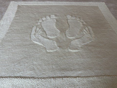 Babyblanket 'Caring Hands' – A Knitting Pattern