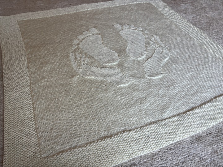 Babyblanket 'Caring Hands' – A Knitting Pattern