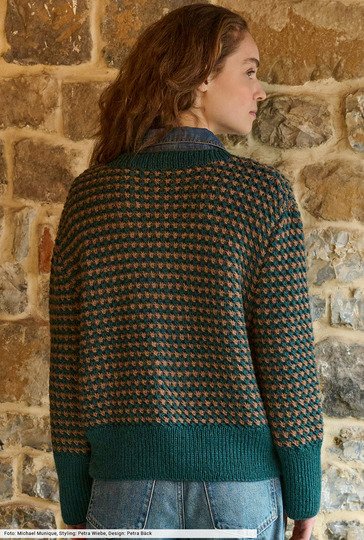 Jacke im Sternchenmuster
