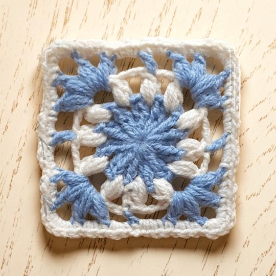 Shabby Chic Crochet Lacy Granny Square Pattern