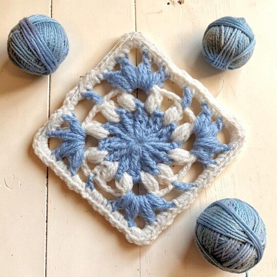 Shabby Chic Crochet Lacy Granny Square Pattern