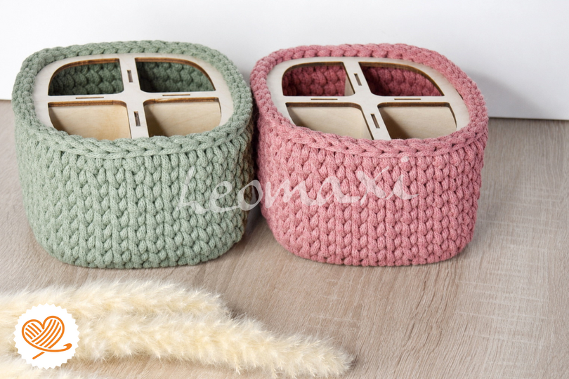 + CROCHET 4-compartment organizer with wooden frame, 2 different patterns