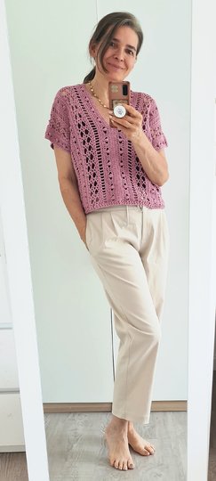 Häkelanleitung Top „Jolanda“ – luftiges Häkelshirt im Mustermix