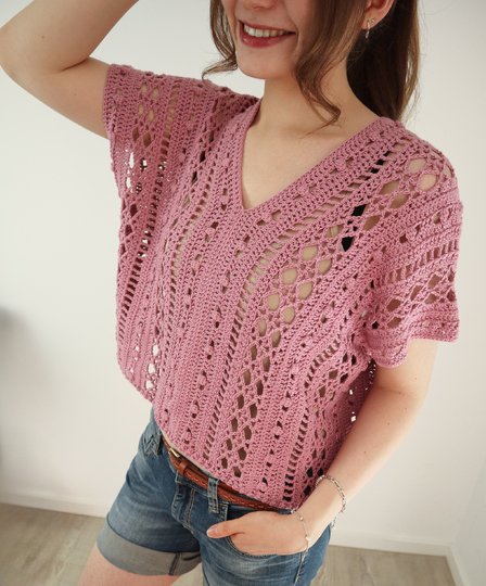 Häkelanleitung Top „Jolanda“ – luftiges Häkelshirt im Mustermix