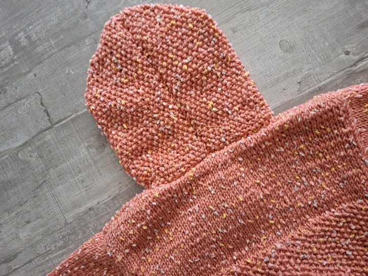 Strickanleitung Baby-Kapuzenpulli „Kuschelglück“ – Größe 80