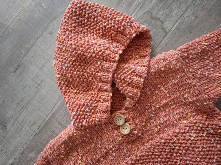 Strickanleitung Baby-Kapuzenpulli „Kuschelglück“ – Größe 80