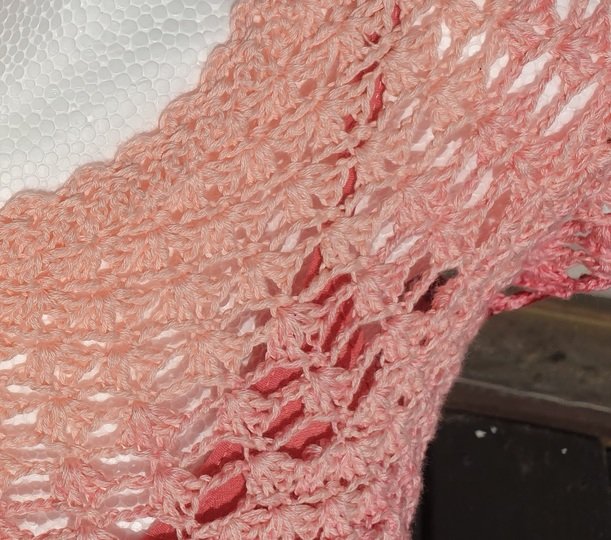 Häkelanleitung: Velvet Whisper | Das elegante Couch-Flow-Shirt