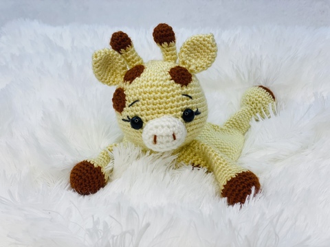 Comforter Cuddly Giraffe, Hugging Amigurumi Giraffe