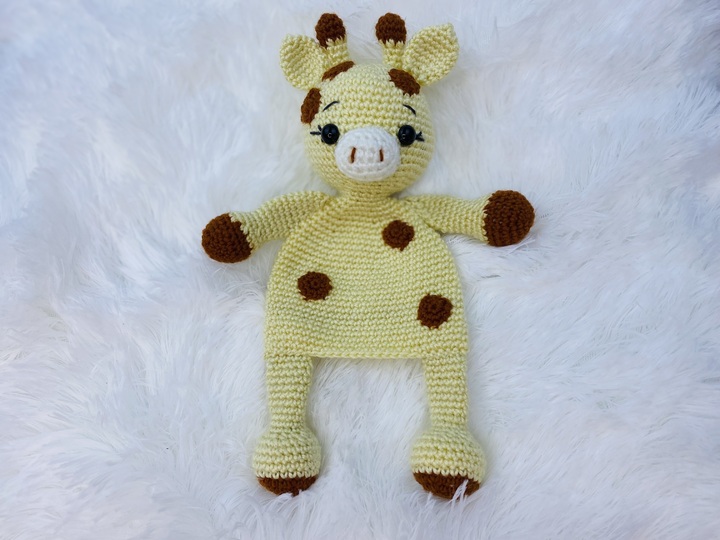 Comforter Cuddly Giraffe, Hugging Amigurumi Giraffe