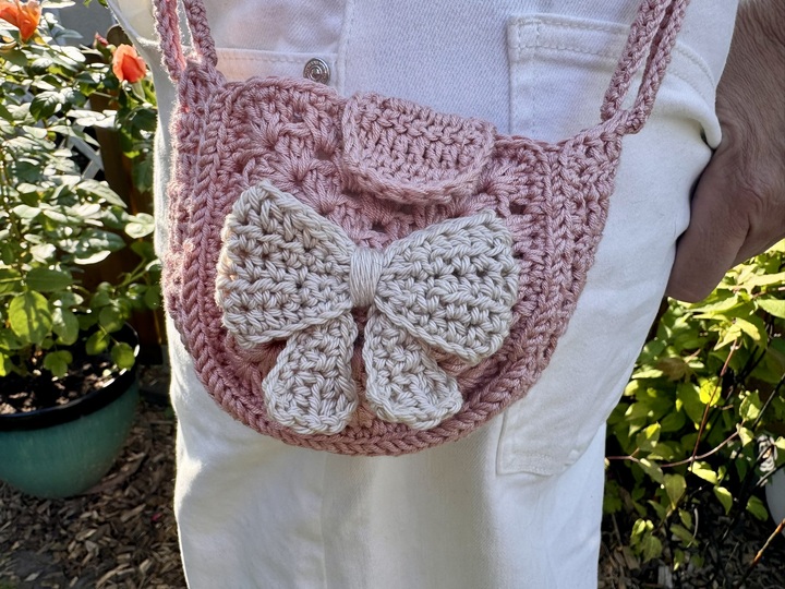 Crochet Pattern Mini Bow Bag "Rosalie" – Crossbody Bag with Bow & Hearts