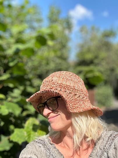 Häkelanleitung Sommerhut „Sunset“ – luftiger Sonnenhut aus Raffia &