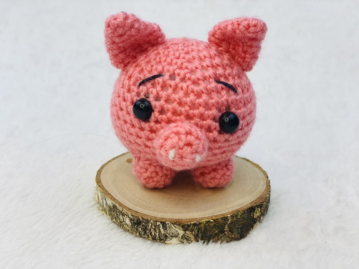 Cute Piggy Keychain Pattern, Pocket Animal Crochet Pattern