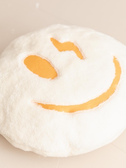 Smiley Pillow Sewing Pattern - 25 x 25 cm
