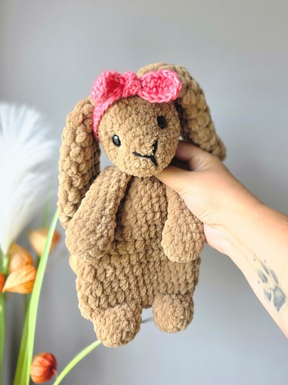 Häkelanleitung Schuffeltuch Hase mit Schleife - Anfängergeeignet