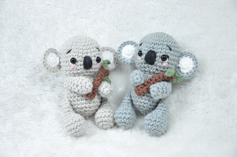 Häkelanleitung kleiner Koala mit Eukalyptus